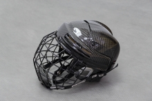 Хоккейный шлем Carbon (hockey)